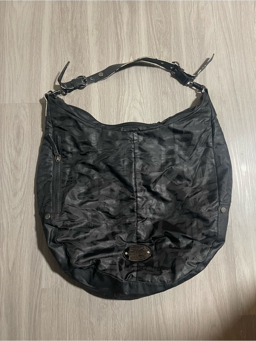 Kenneth Cole Reaction BIG Hobo Bag